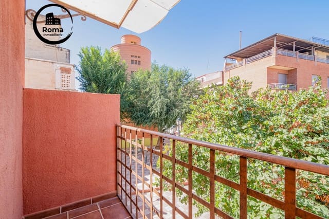 6 sovrum Radhus till salu i Granada stad - 385 000 € (Ref: 9804460)