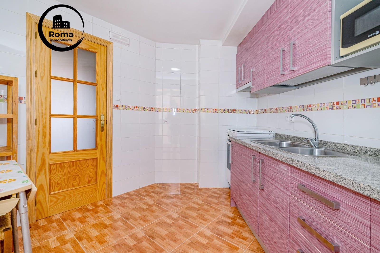 3 slaapkamer Flat te koop in Granada stad - € 137.000 (Ref: 9804462)