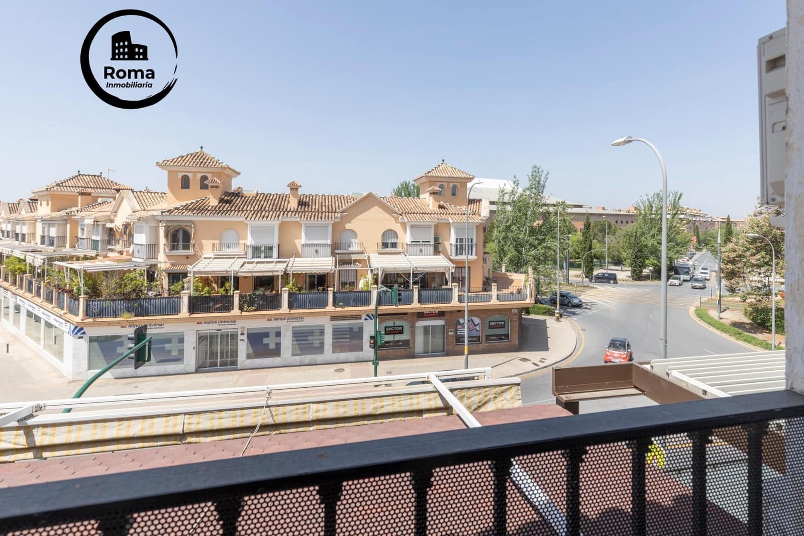 Adosado de 4 habitaciones en Granada ciudad en venta con piscina garaje - 435.000 € (Ref: 9804464)