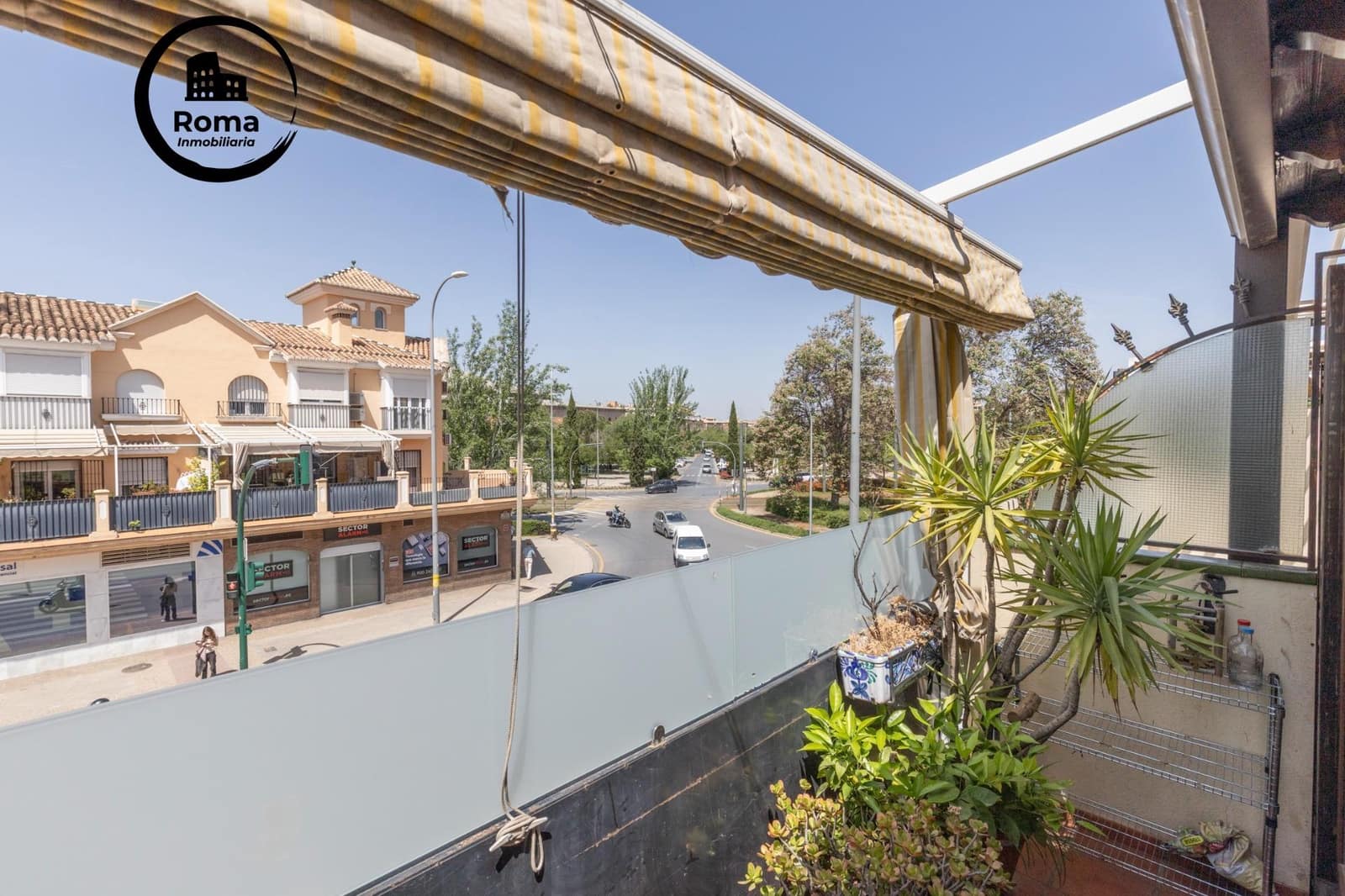 Adosado de 4 habitaciones en Granada ciudad en venta con piscina garaje - 435.000 € (Ref: 9804464)