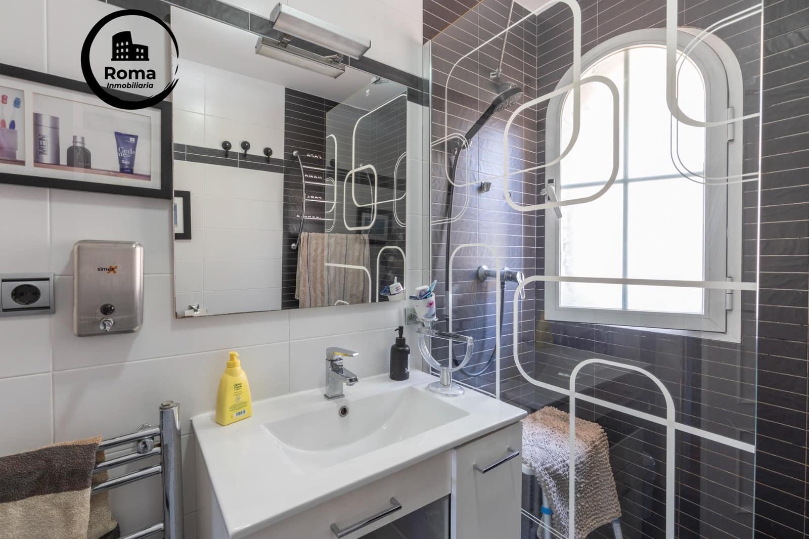 Adosado de 4 habitaciones en Granada ciudad en venta con piscina garaje - 435.000 € (Ref: 9804464)