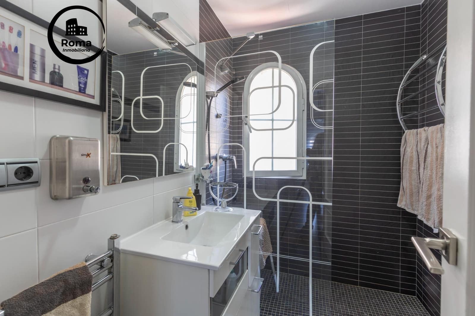 Adosado de 4 habitaciones en Granada ciudad en venta con piscina garaje - 435.000 € (Ref: 9804464)