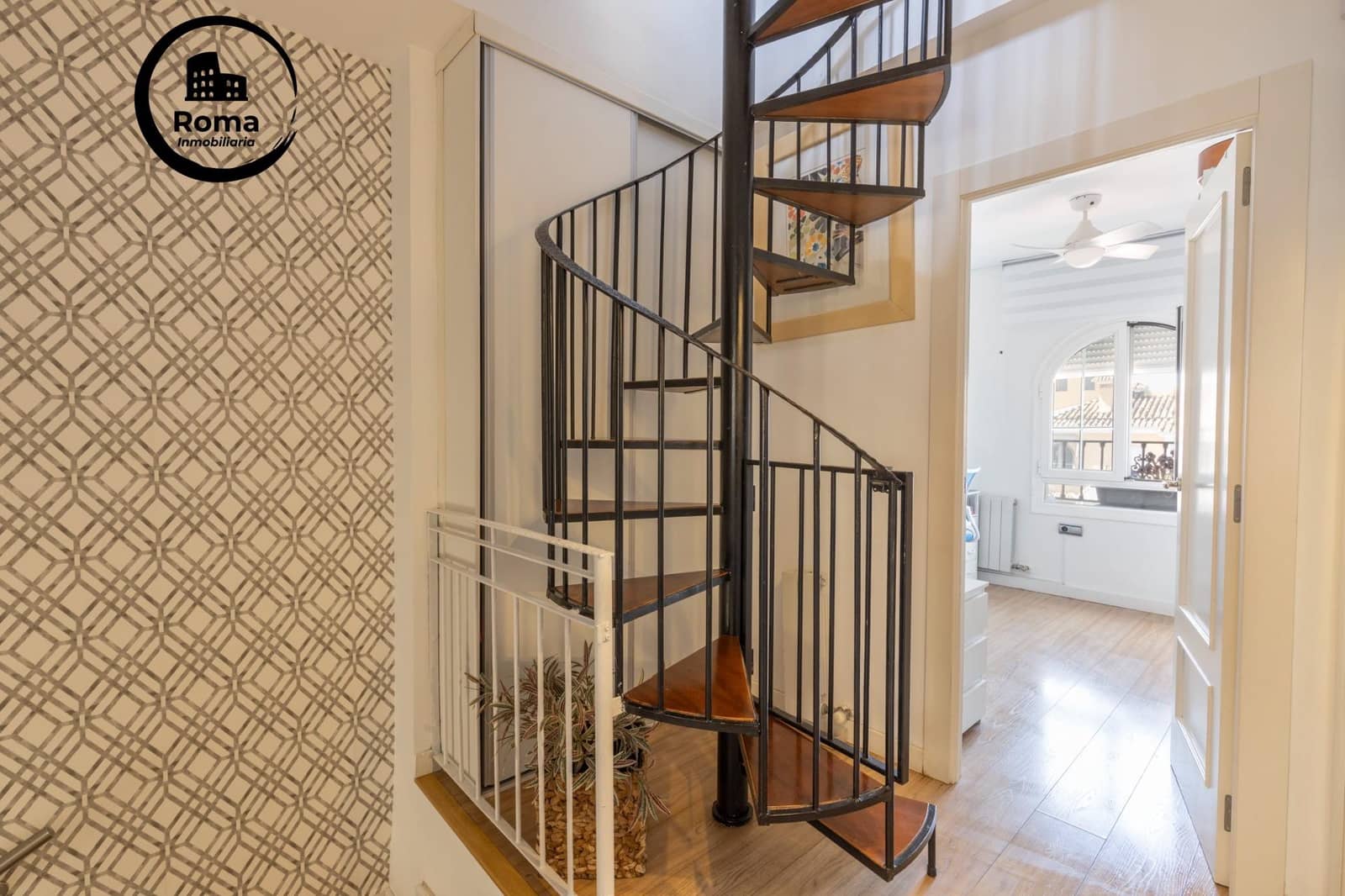 Adosado de 4 habitaciones en Granada ciudad en venta con piscina garaje - 435.000 € (Ref: 9804464)