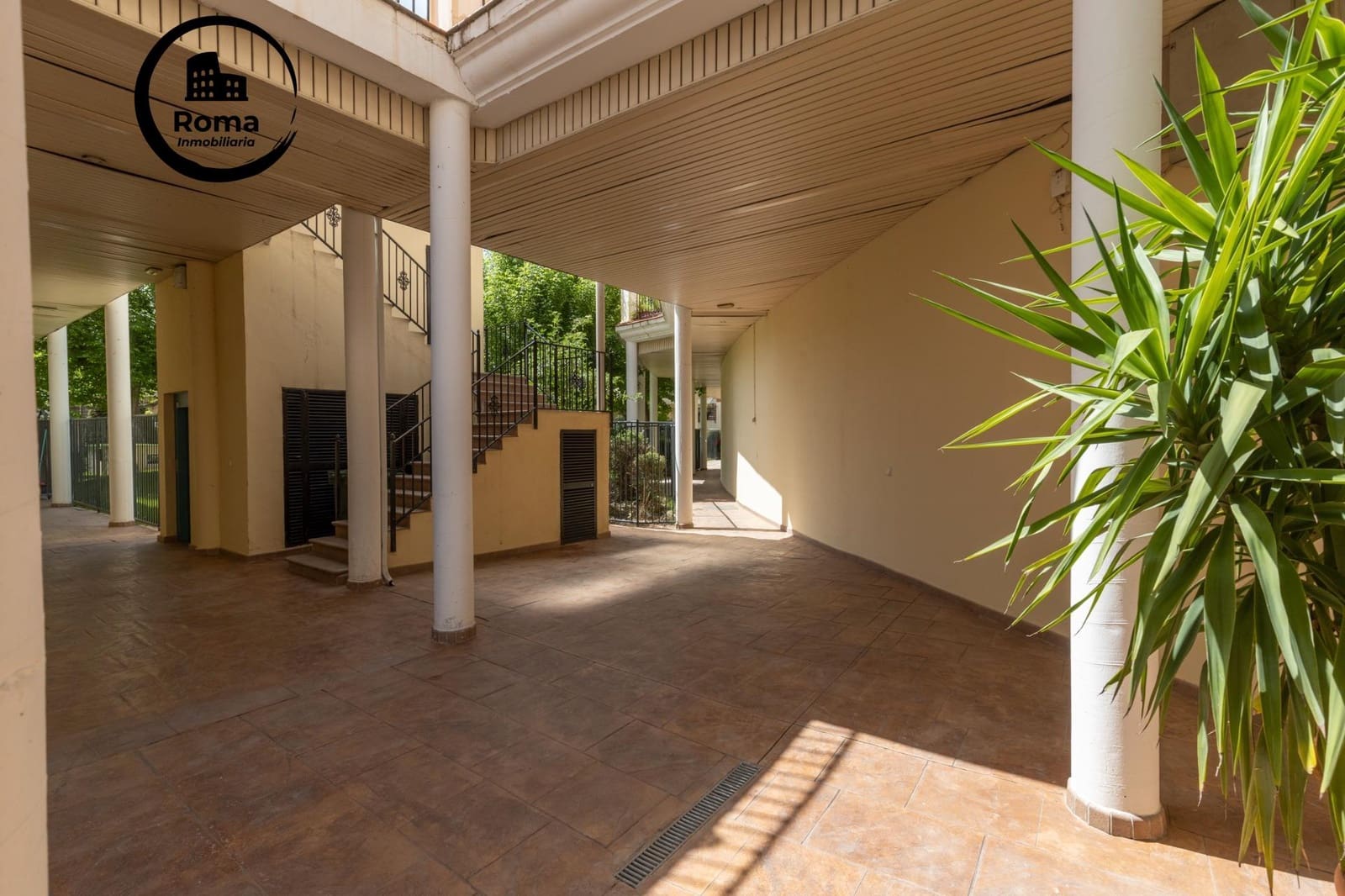 Adosado de 4 habitaciones en Granada ciudad en venta con piscina garaje - 435.000 € (Ref: 9804464)