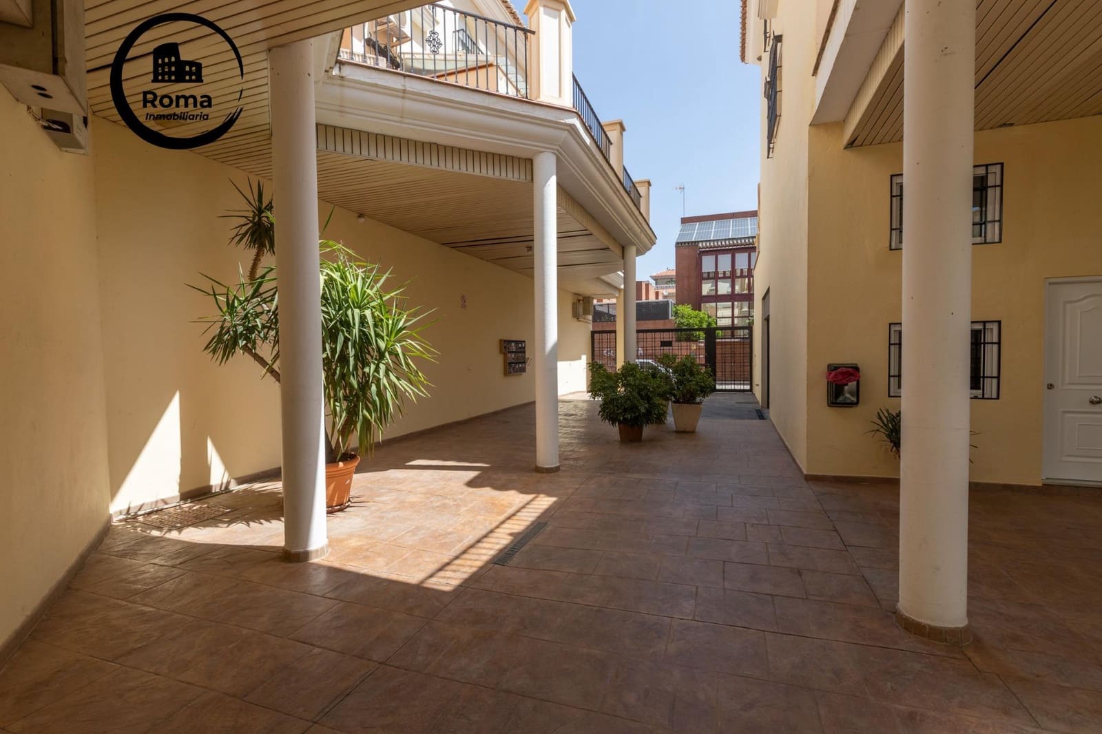 Adosado de 4 habitaciones en Granada ciudad en venta con piscina garaje - 435.000 € (Ref: 9804464)