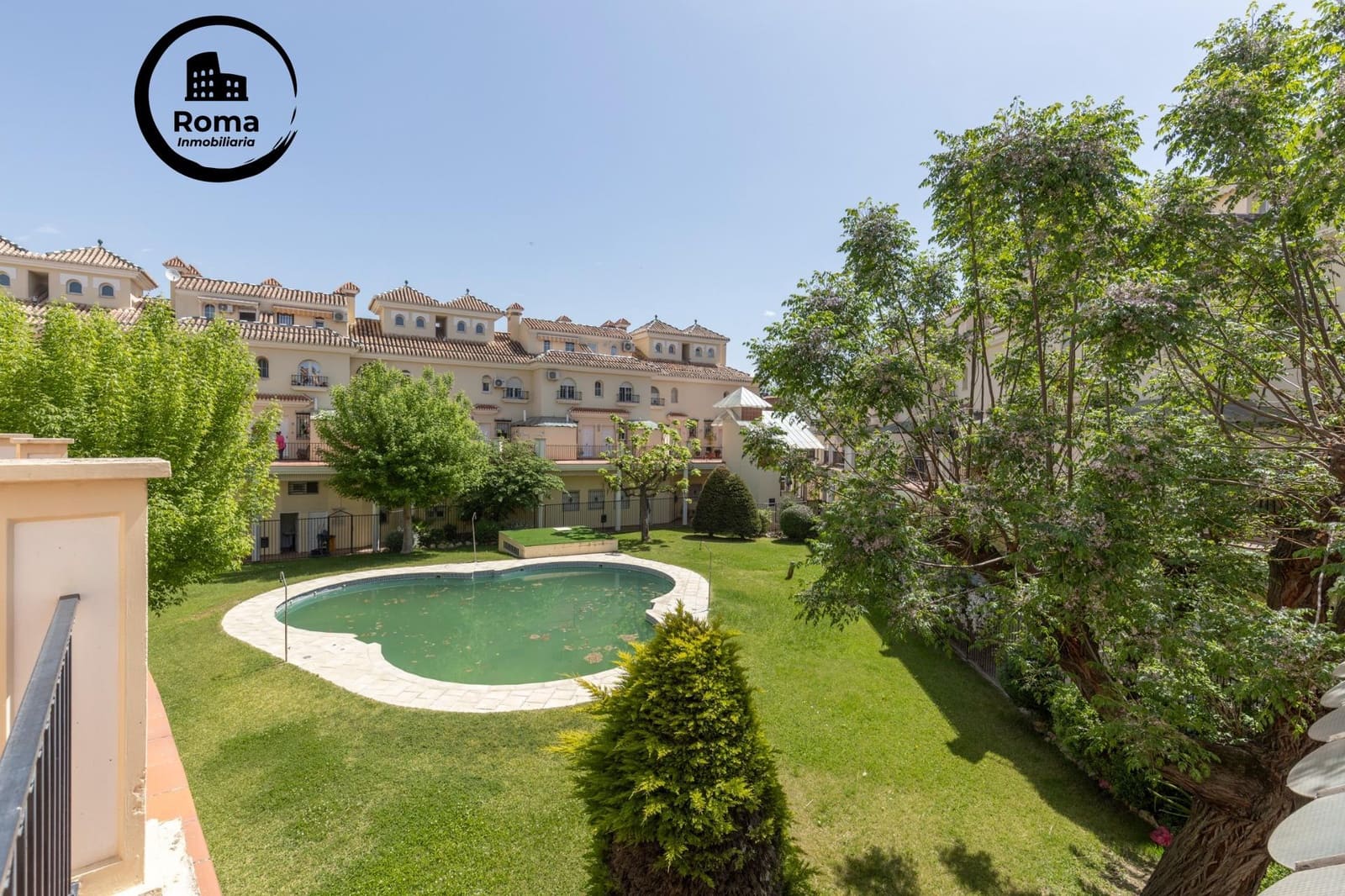 Adosado de 4 habitaciones en Granada ciudad en venta con piscina garaje - 435.000 € (Ref: 9804464)