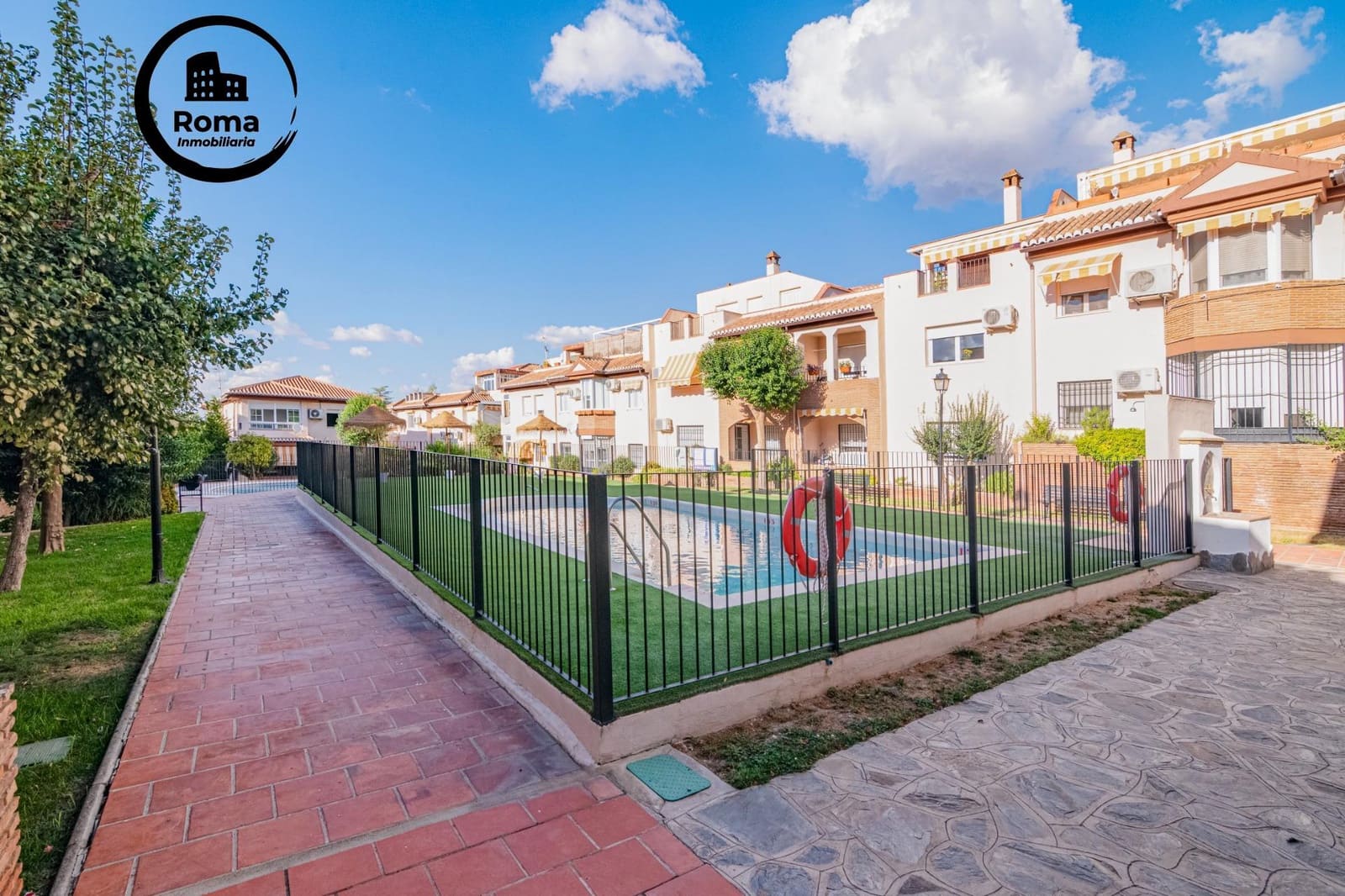 2 bedroom Penthouse for sale in La Zubia with pool garage - € 200,000 (Ref: 9804466)