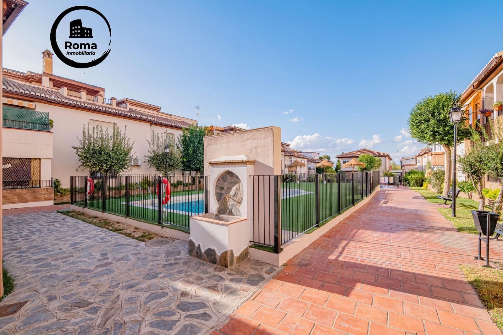 2 bedroom Penthouse for sale in La Zubia with pool garage - € 200,000 (Ref: 9804466)