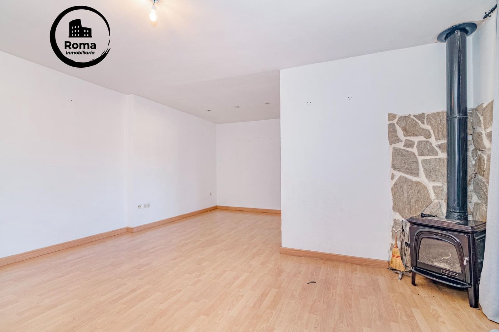 2 bedroom Penthouse for sale in La Zubia with pool garage - € 200,000 (Ref: 9804466)