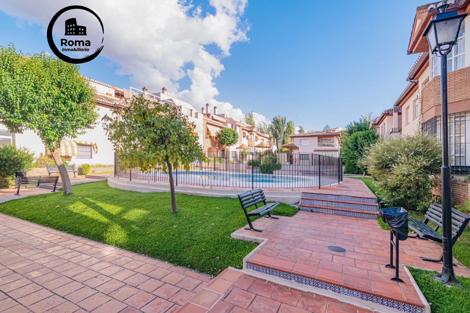 2 bedroom Penthouse for sale in La Zubia with pool garage - € 200,000 (Ref: 9804466)