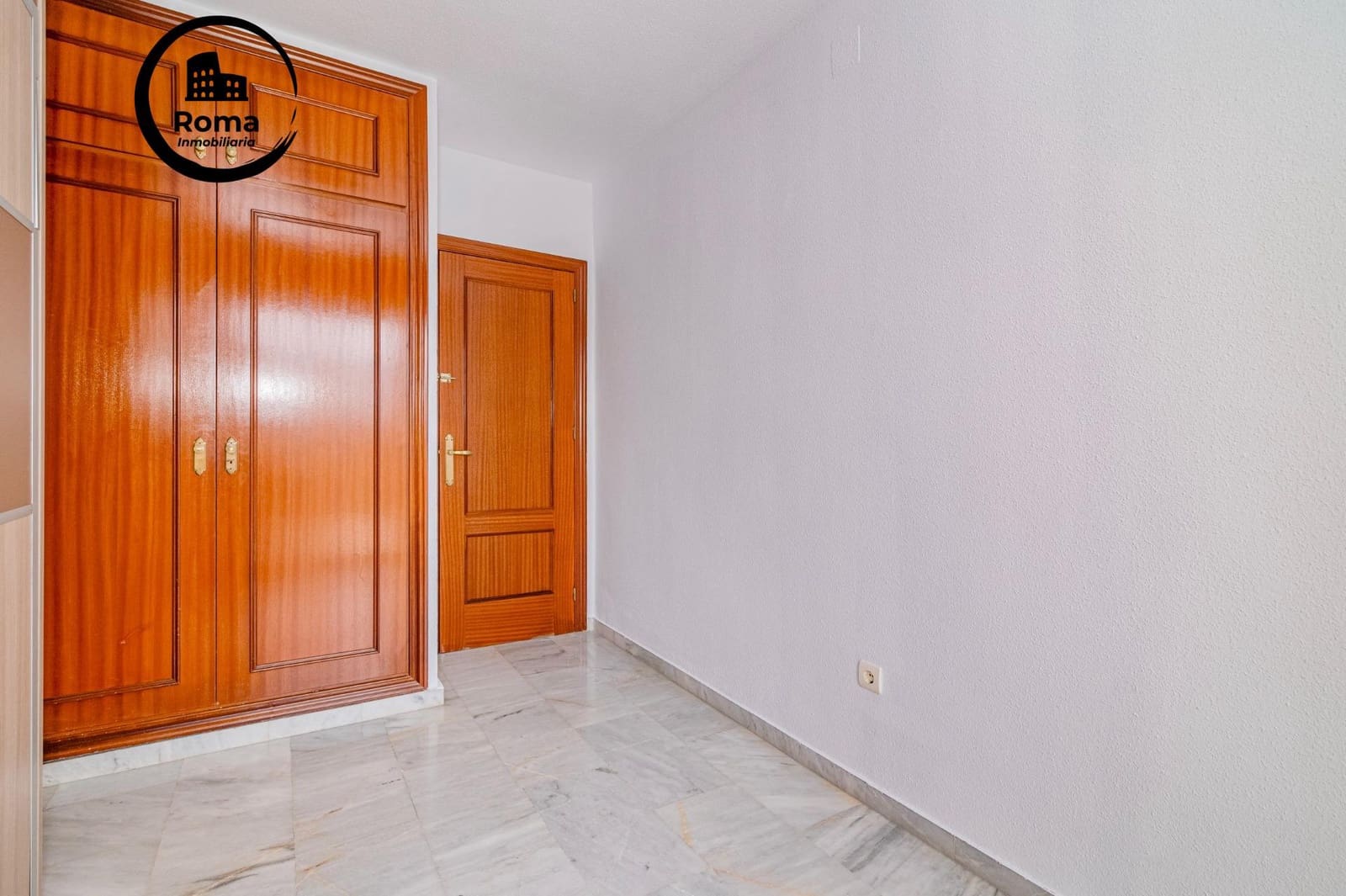 3 bedroom Flat for sale in Salobrena with pool - € 285,000 (Ref: 9804469)