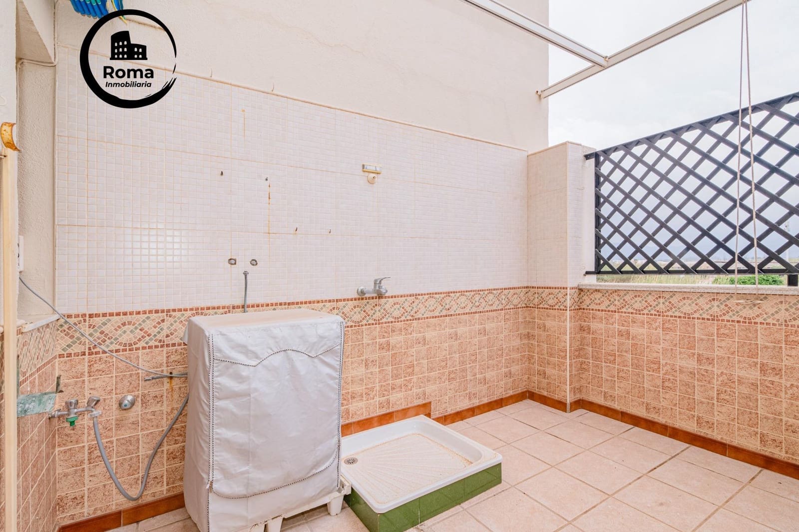 3 bedroom Flat for sale in Salobrena with pool - € 285,000 (Ref: 9804469)