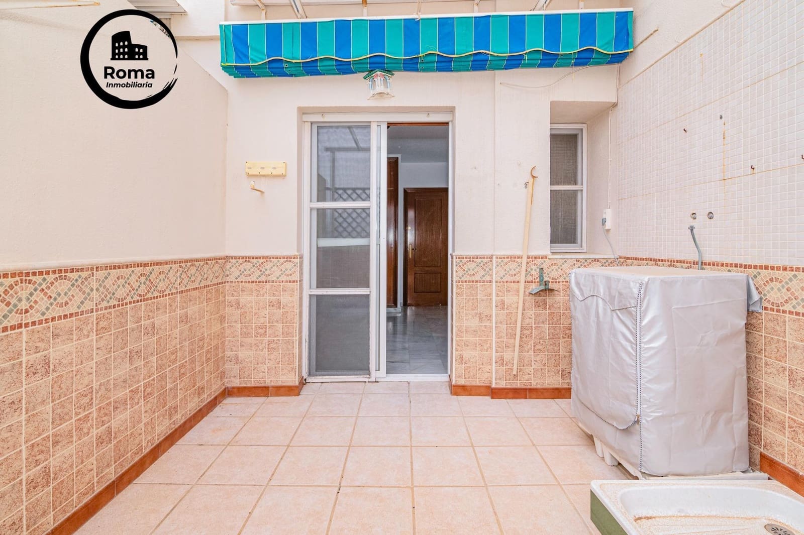 3 bedroom Flat for sale in Salobrena with pool - € 285,000 (Ref: 9804469)