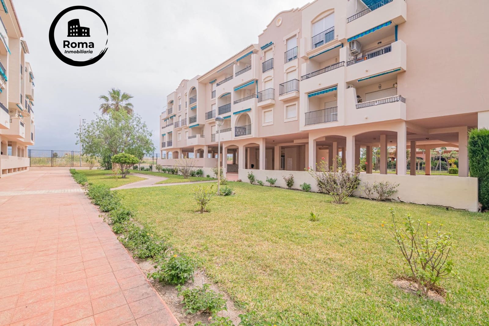 3 bedroom Flat for sale in Salobrena with pool - € 285,000 (Ref: 9804469)