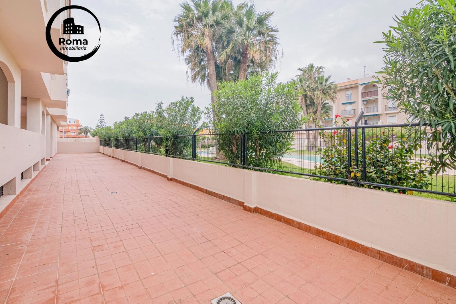 3 bedroom Flat for sale in Salobrena with pool - € 285,000 (Ref: 9804469)