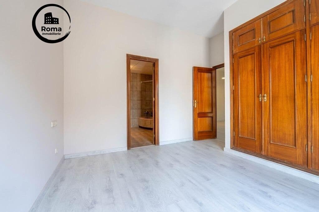 1 slaapkamer Flat te koop in Granada stad met garage - € 305.000 (Ref: 9804472)