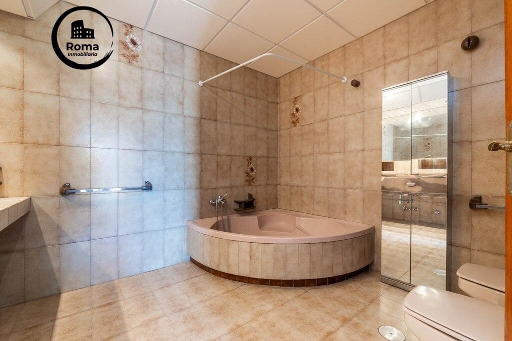 1 slaapkamer Flat te koop in Granada stad met garage - € 305.000 (Ref: 9804472)