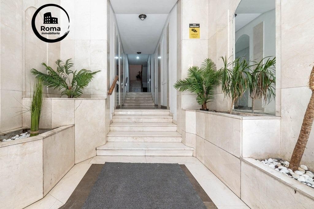 1 slaapkamer Flat te koop in Granada stad met garage - € 305.000 (Ref: 9804472)