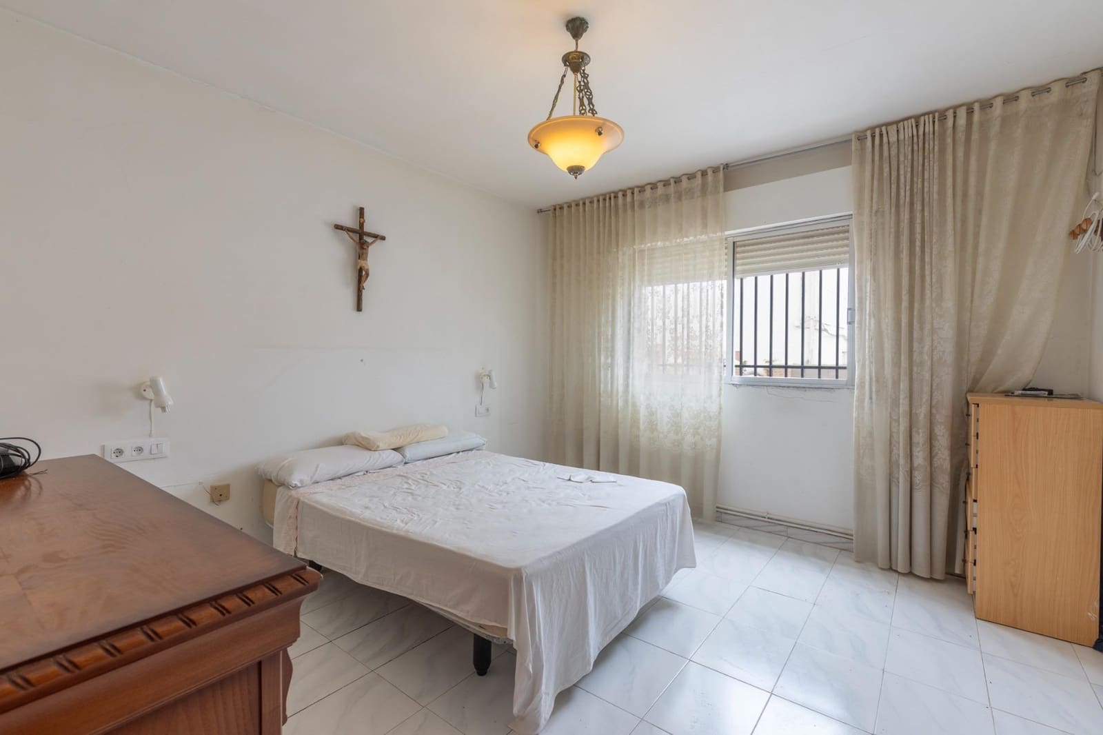 4 slaapkamer Huis te koop in Iznalloz met garage - € 129.000 (Ref: 9804480)