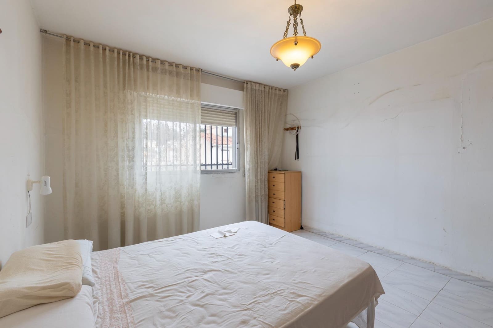 4 slaapkamer Huis te koop in Iznalloz met garage - € 129.000 (Ref: 9804480)