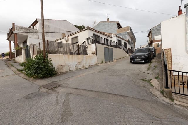 4 slaapkamer Huis te koop in Iznalloz met garage - € 129.000 (Ref: 9804480)