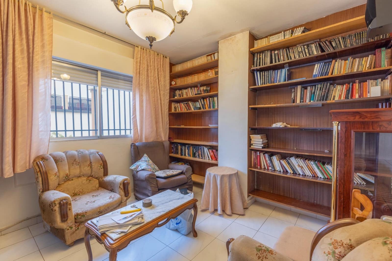 4 slaapkamer Huis te koop in Iznalloz met garage - € 129.000 (Ref: 9804480)