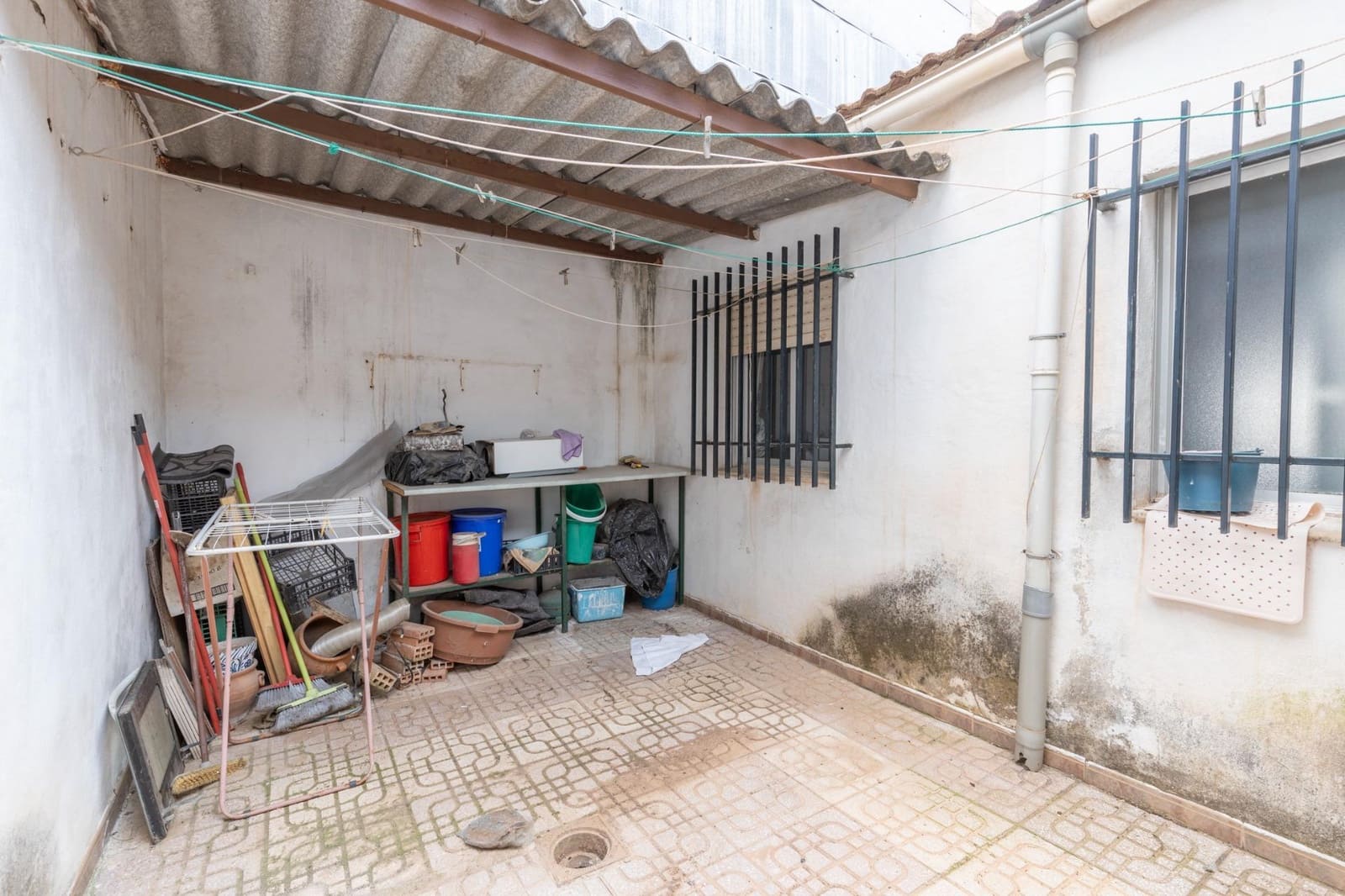 4 slaapkamer Huis te koop in Iznalloz met garage - € 129.000 (Ref: 9804480)