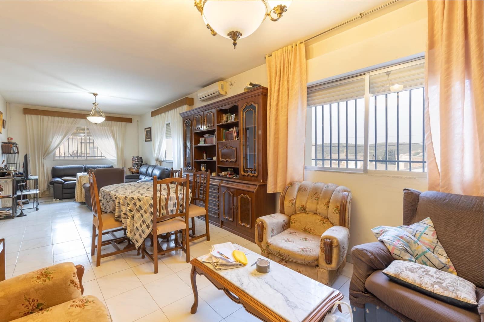 4 slaapkamer Huis te koop in Iznalloz met garage - € 129.000 (Ref: 9804480)