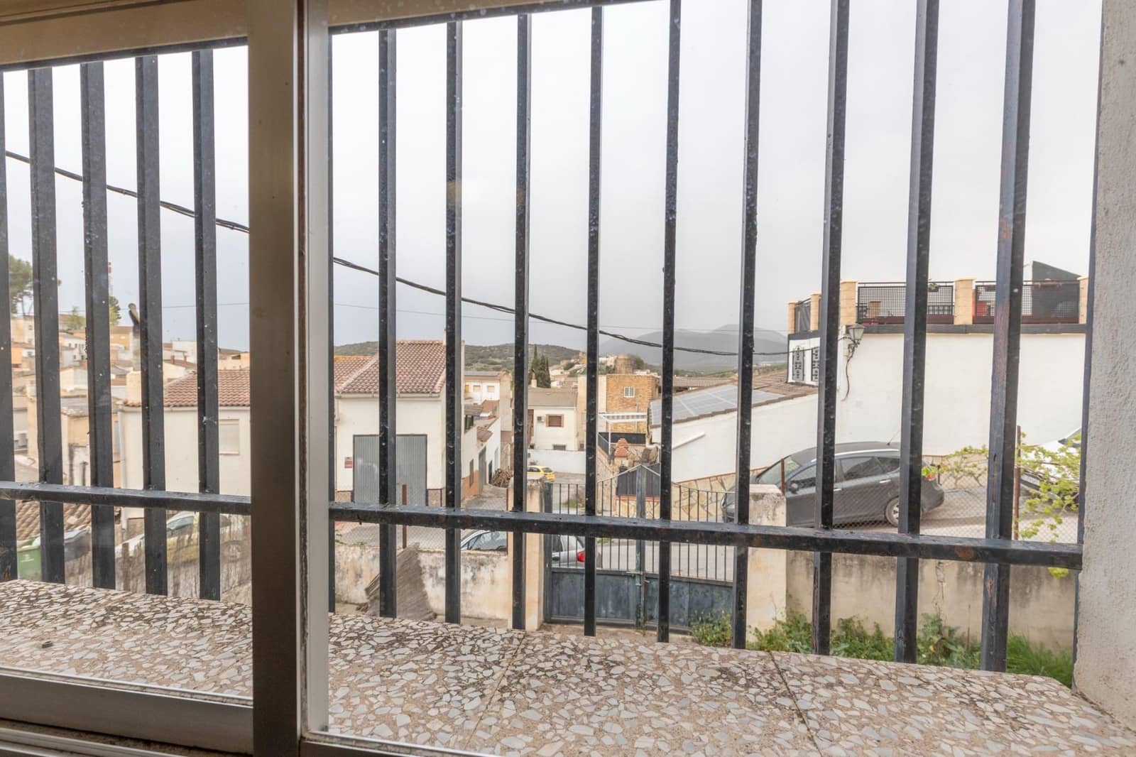 4 slaapkamer Huis te koop in Iznalloz met garage - € 129.000 (Ref: 9804480)