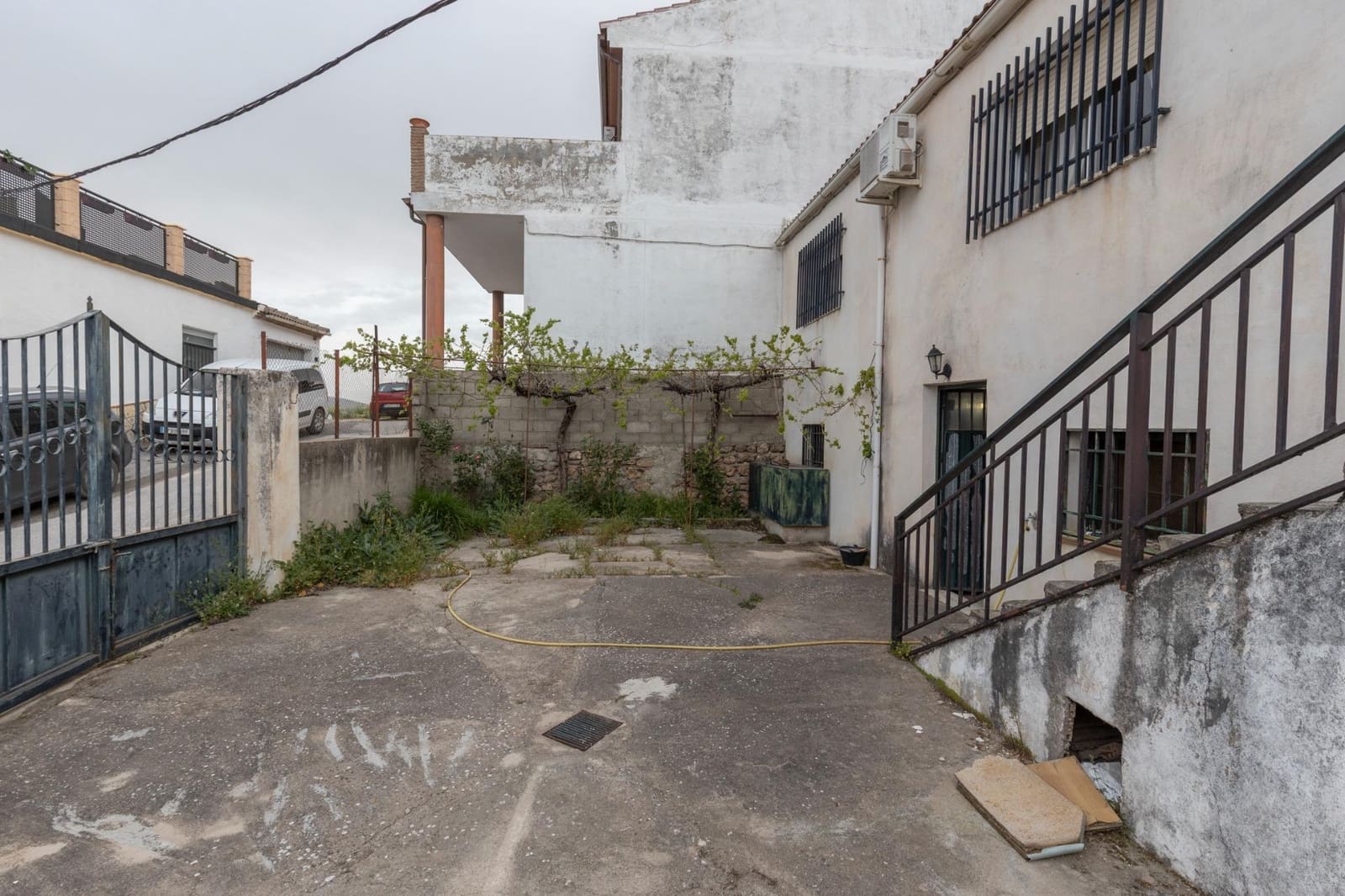 4 slaapkamer Huis te koop in Iznalloz met garage - € 129.000 (Ref: 9804480)