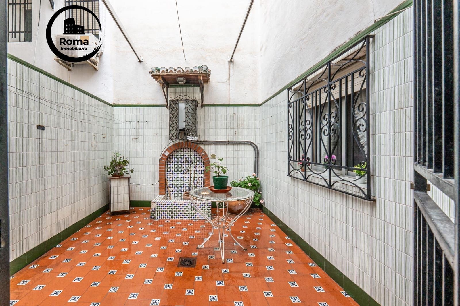 6 slaapkamer Huis te koop in Granada stad - € 270.000 (Ref: 9804481)