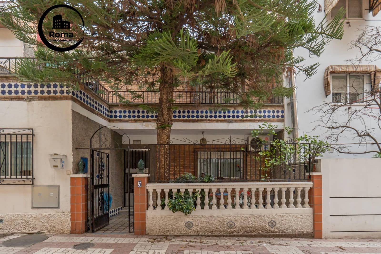 6 slaapkamer Huis te koop in Granada stad - € 270.000 (Ref: 9804482)