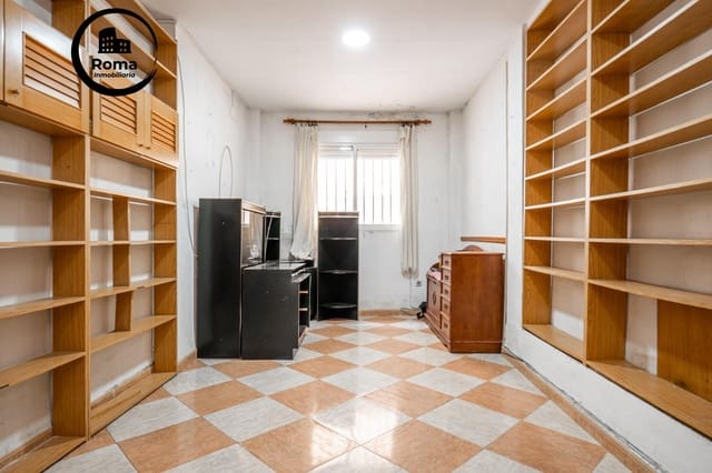 6 bedroom Townhouse for sale in Granada city - € 270,000 (Ref: 9804482)