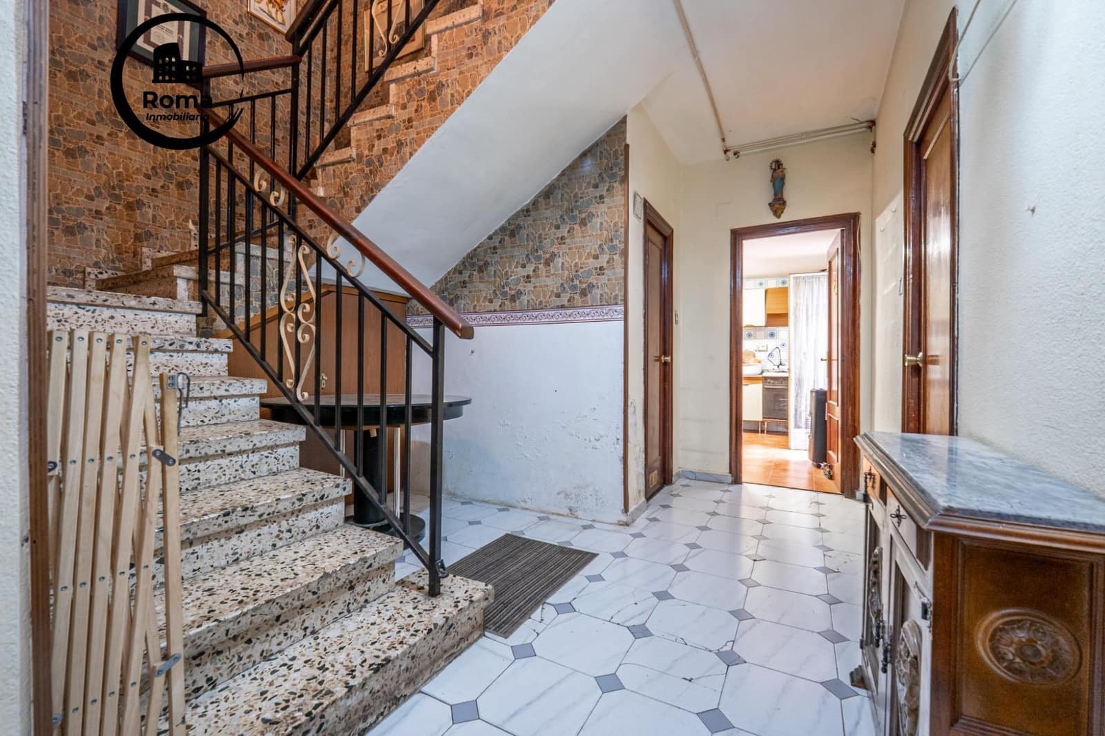 6 slaapkamer Huis te koop in Granada stad - € 270.000 (Ref: 9804482)