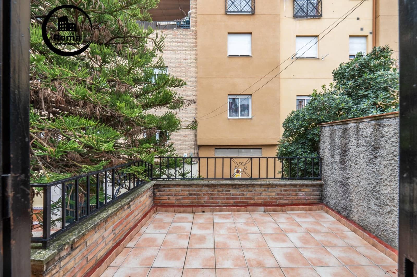 6 slaapkamer Huis te koop in Granada stad - € 270.000 (Ref: 9804482)