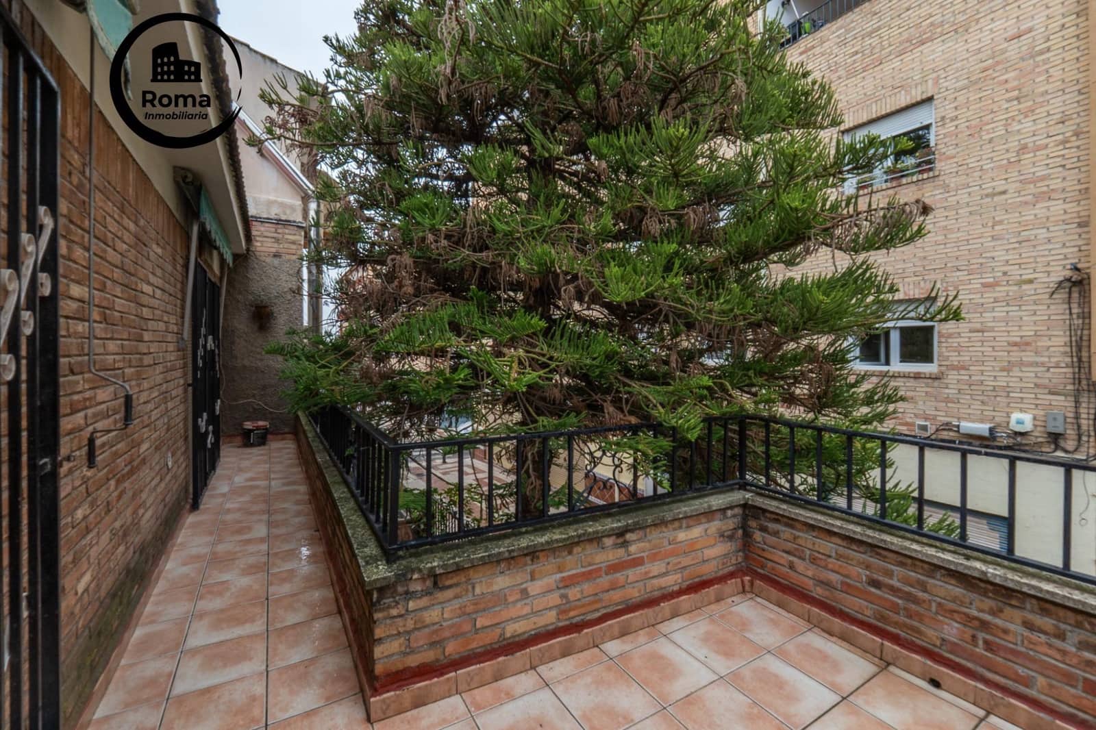 6 slaapkamer Huis te koop in Granada stad - € 270.000 (Ref: 9804482)