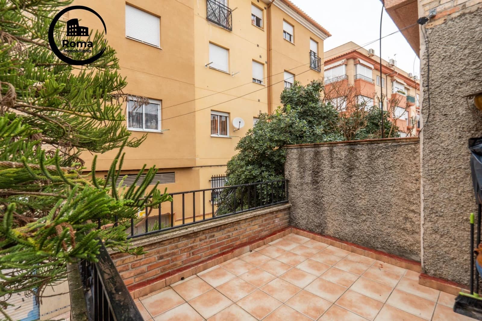 6 slaapkamer Huis te koop in Granada stad - € 270.000 (Ref: 9804482)