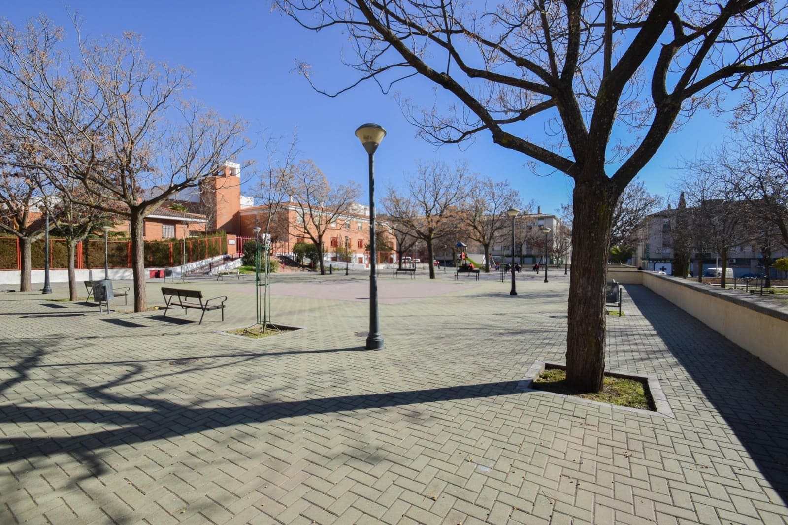 Garaje en Granada ciudad en venta - 6.000 € (Ref: 9806583)