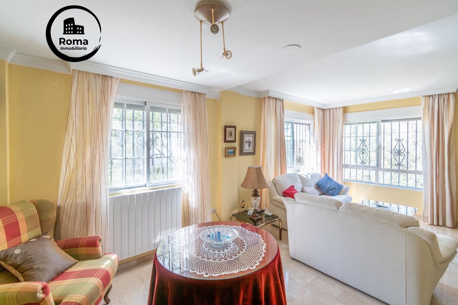 4 Zimmer Villa zu verkaufen in La Zubia mit Pool Garage - 380.000 € (Ref: 9808110)