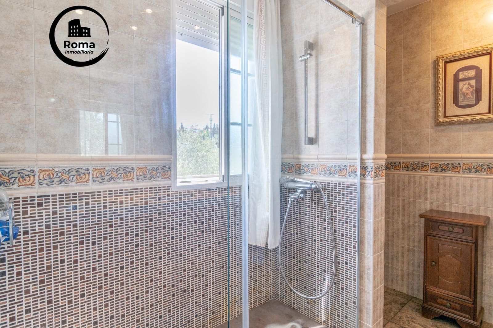 4 Zimmer Villa zu verkaufen in La Zubia mit Pool Garage - 380.000 € (Ref: 9808110)