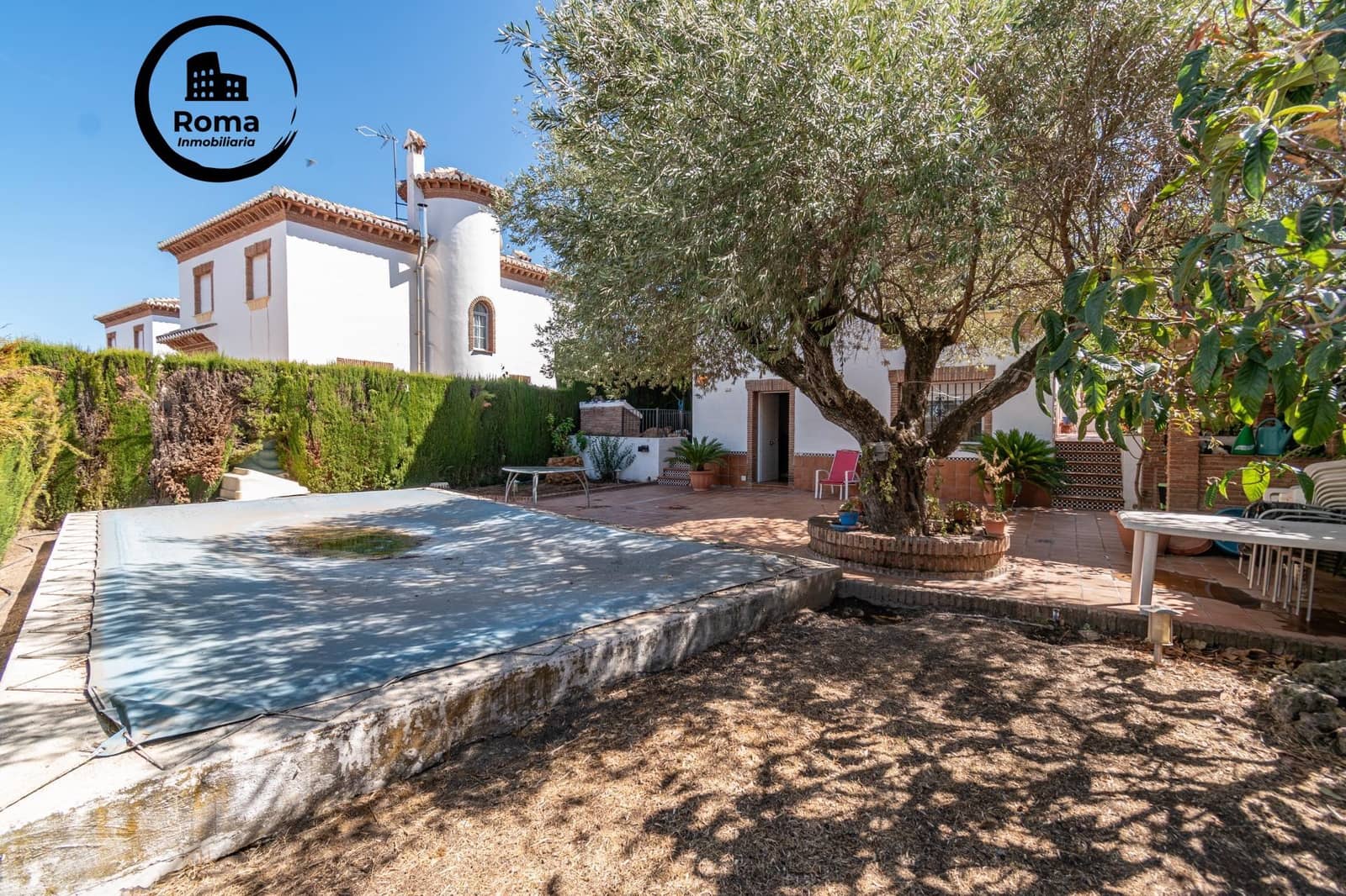 4 Zimmer Villa zu verkaufen in La Zubia mit Pool Garage - 380.000 € (Ref: 9808110)