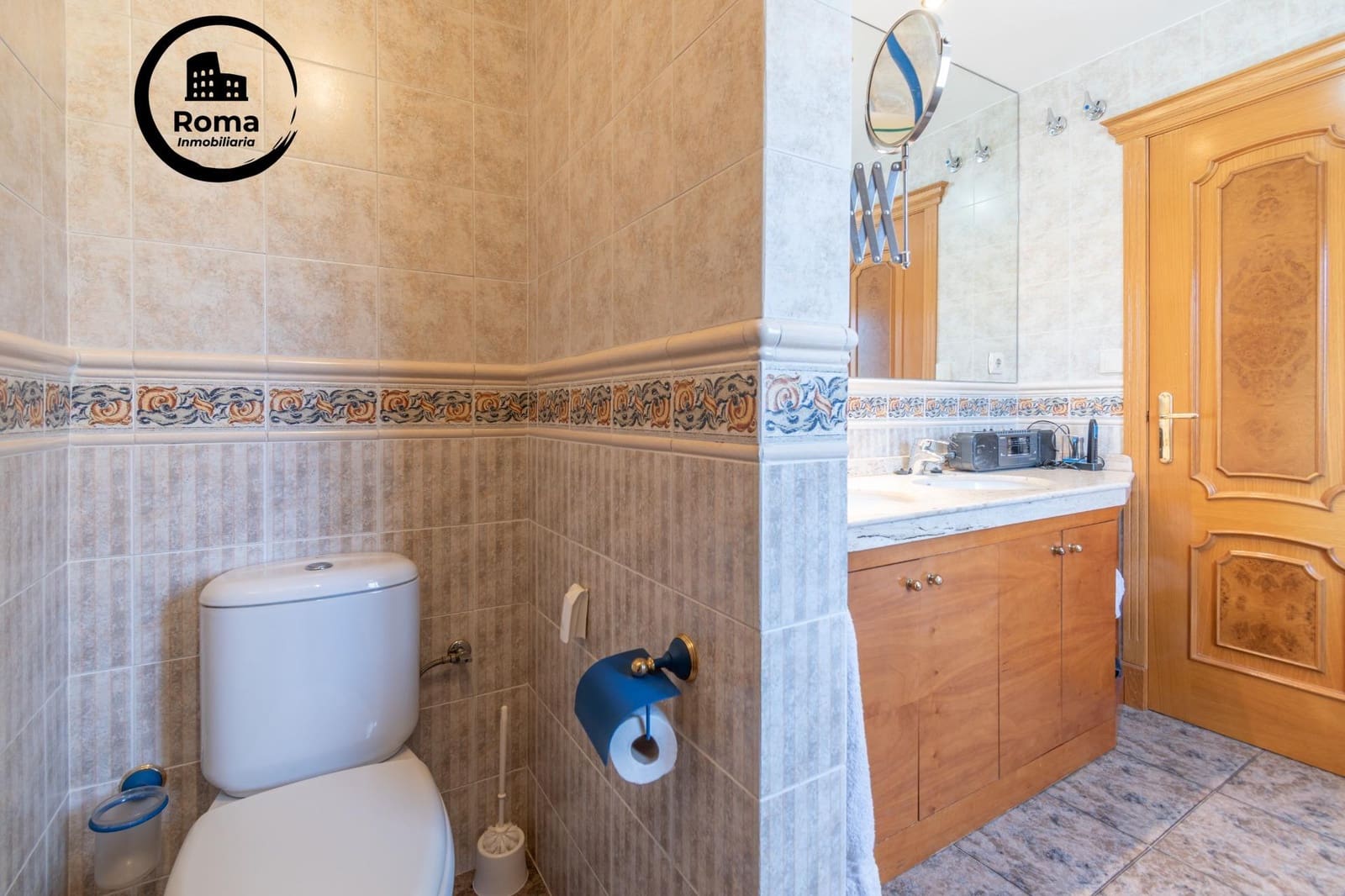 4 Zimmer Villa zu verkaufen in La Zubia mit Pool Garage - 380.000 € (Ref: 9808111)