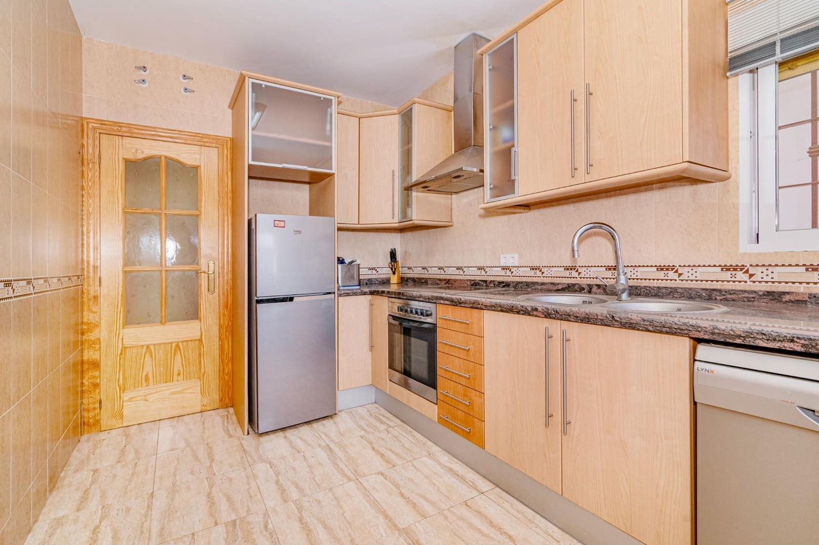 5 bedroom Villa for sale in Tocon with pool garage - € 210,000 (Ref: 9808112)