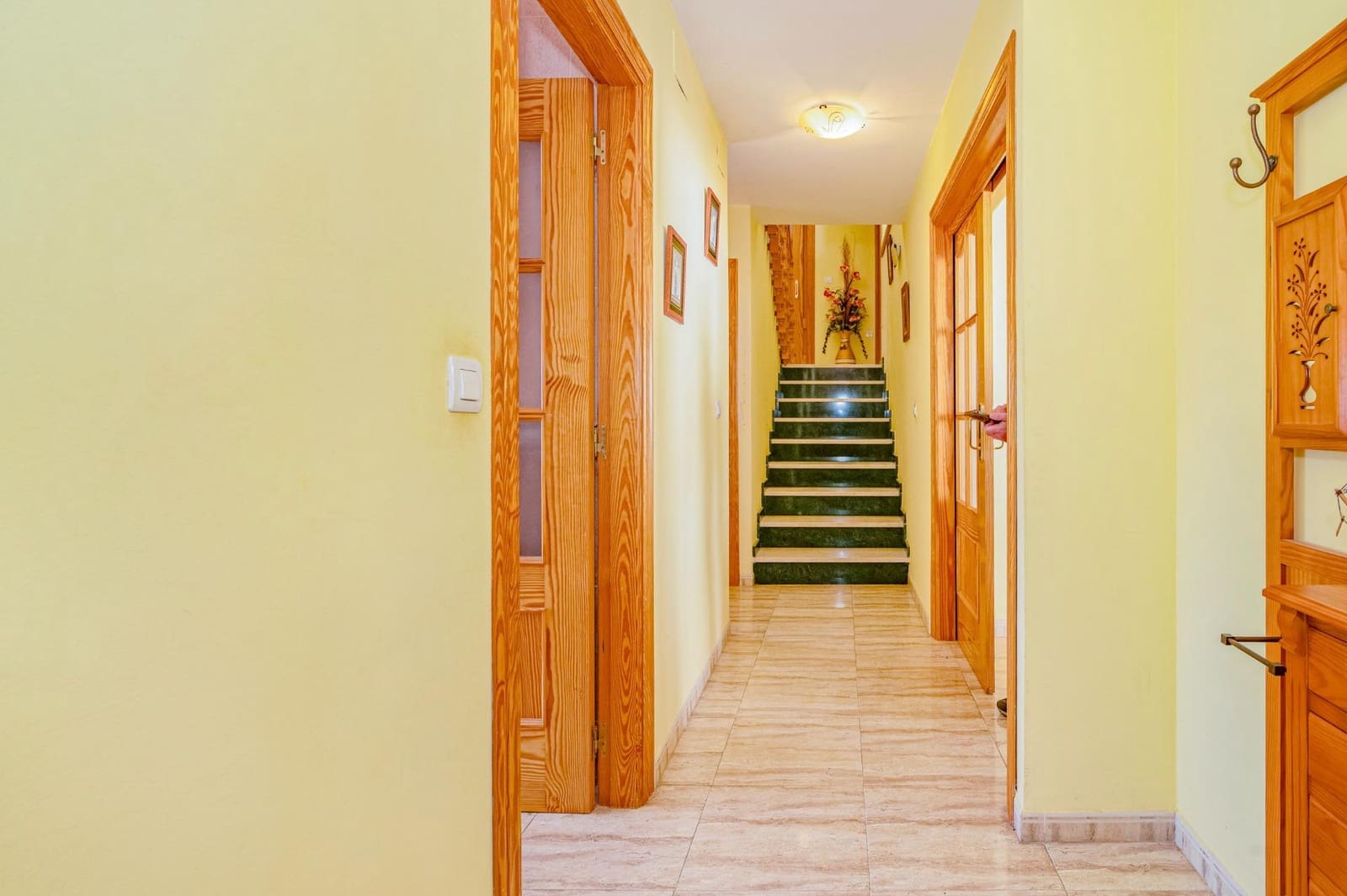 5 bedroom Villa for sale in Tocon with pool garage - € 210,000 (Ref: 9808112)