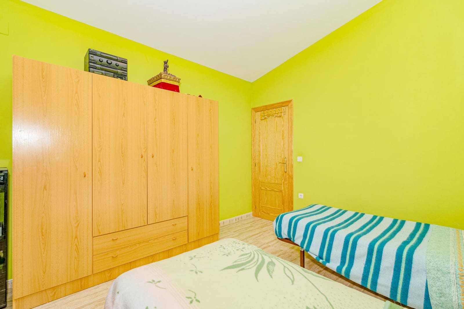 5 bedroom Villa for sale in Tocon with pool garage - € 210,000 (Ref: 9808112)