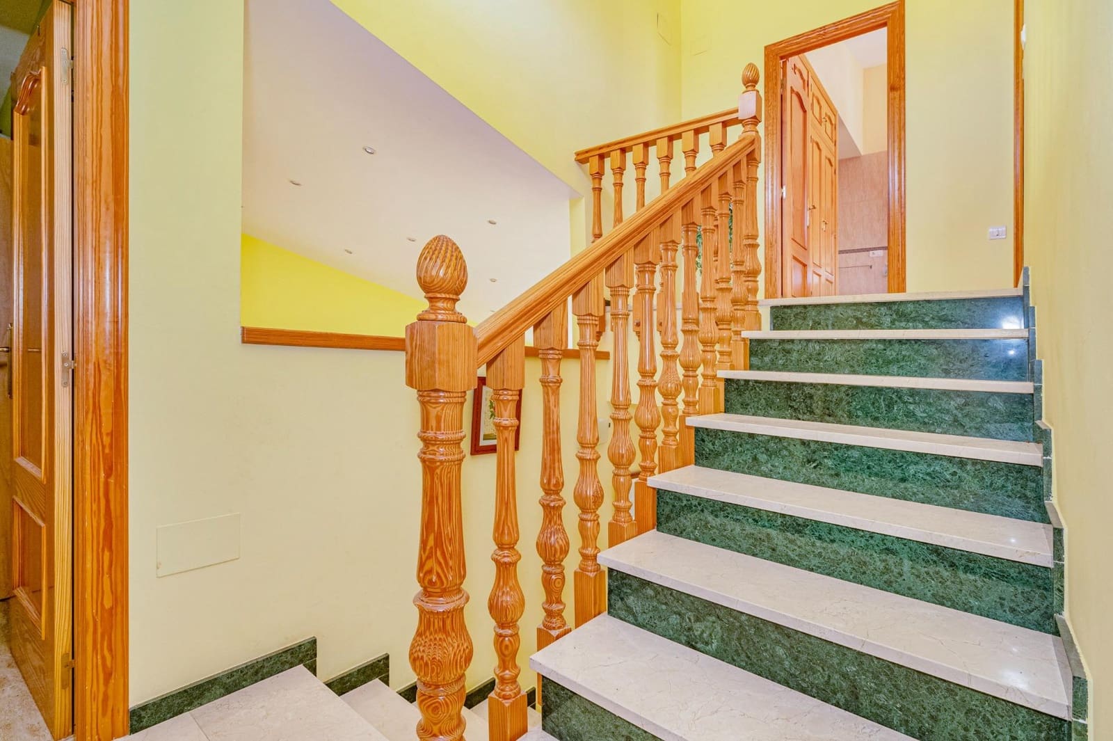 5 bedroom Villa for sale in Tocon with pool garage - € 210,000 (Ref: 9808112)