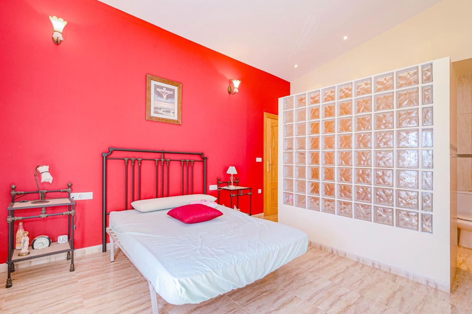 5 bedroom Villa for sale in Tocon with pool garage - € 210,000 (Ref: 9808112)