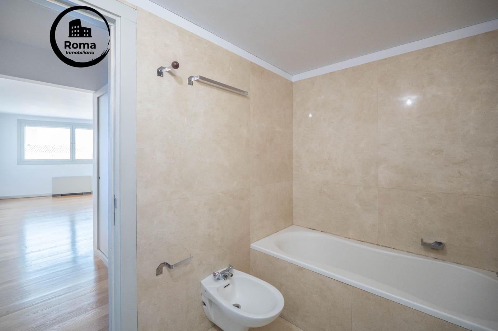 3 bedroom Flat for sale in Granada city - € 950,000 (Ref: 9808113)