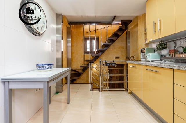 Casa de 4 habitaciones en Granada ciudad en venta - 670.000 € (Ref: 9808114)