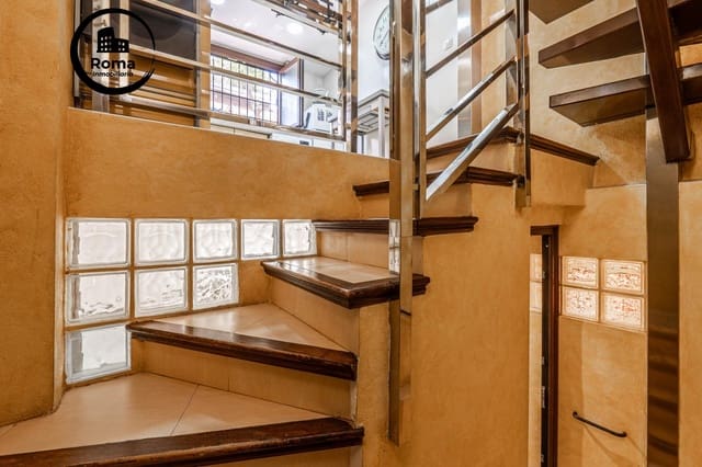 Casa de 4 habitaciones en Granada ciudad en venta - 670.000 € (Ref: 9808114)